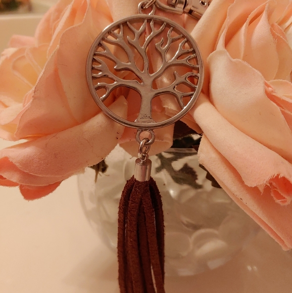 Tree of Life Tassel Keychain - Picture 2 of 2